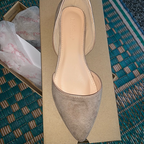 Pointed Toe Flats - Picture 3 of 5